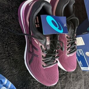 NWT- Authetic Womens Asics- GT-1000 7  Running Shoe- Roselle/Black (Size US 10)